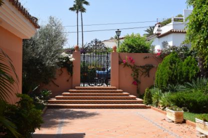 Picture of Villa with sea views in Estepona