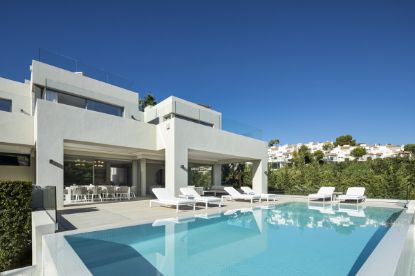 Picture of Villa in Nueva Andalucia