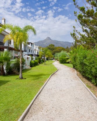 Picture of Semi Detached House in Los Naranjos, Nueva Andalucia